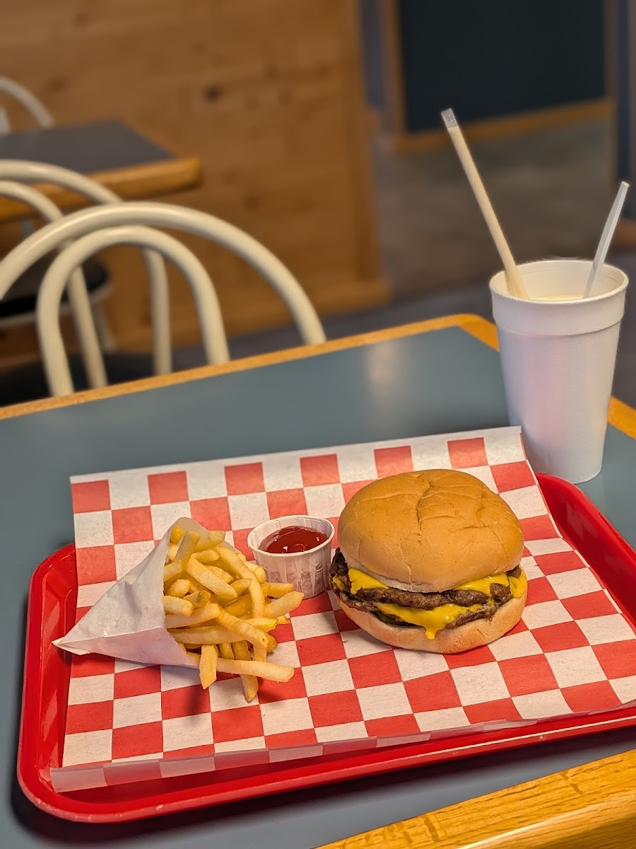 Greg's Restaurant Photos 2